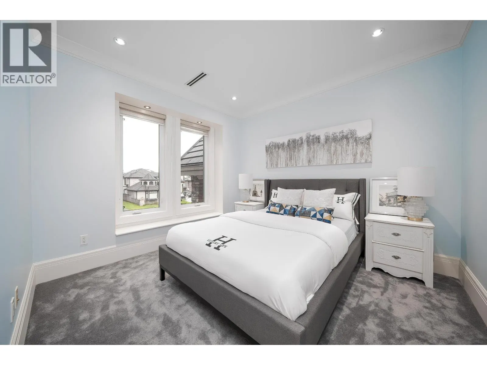 7673 DAMPIER DRIVE