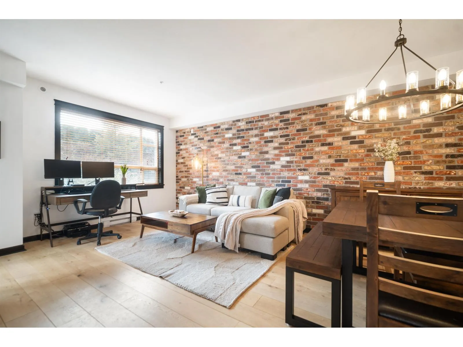 110 14588 MCDOUGALL DRIVE