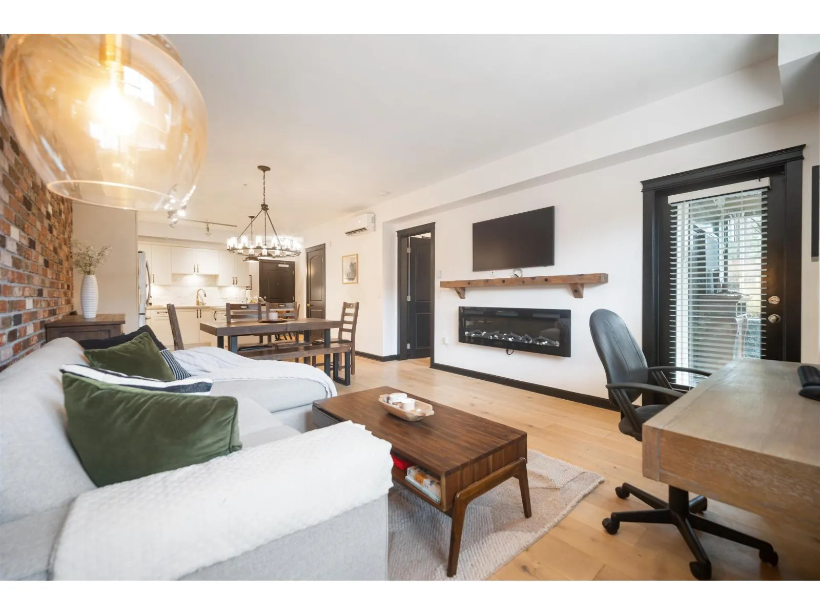 110 14588 MCDOUGALL DRIVE