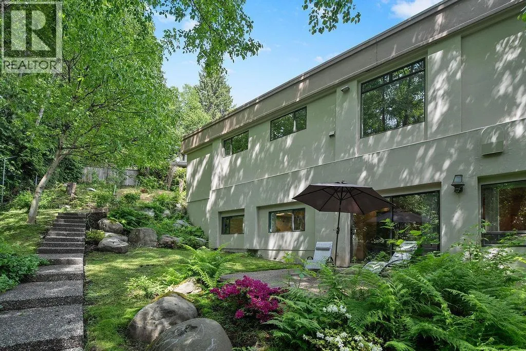 2490 WESTHILL COURT
