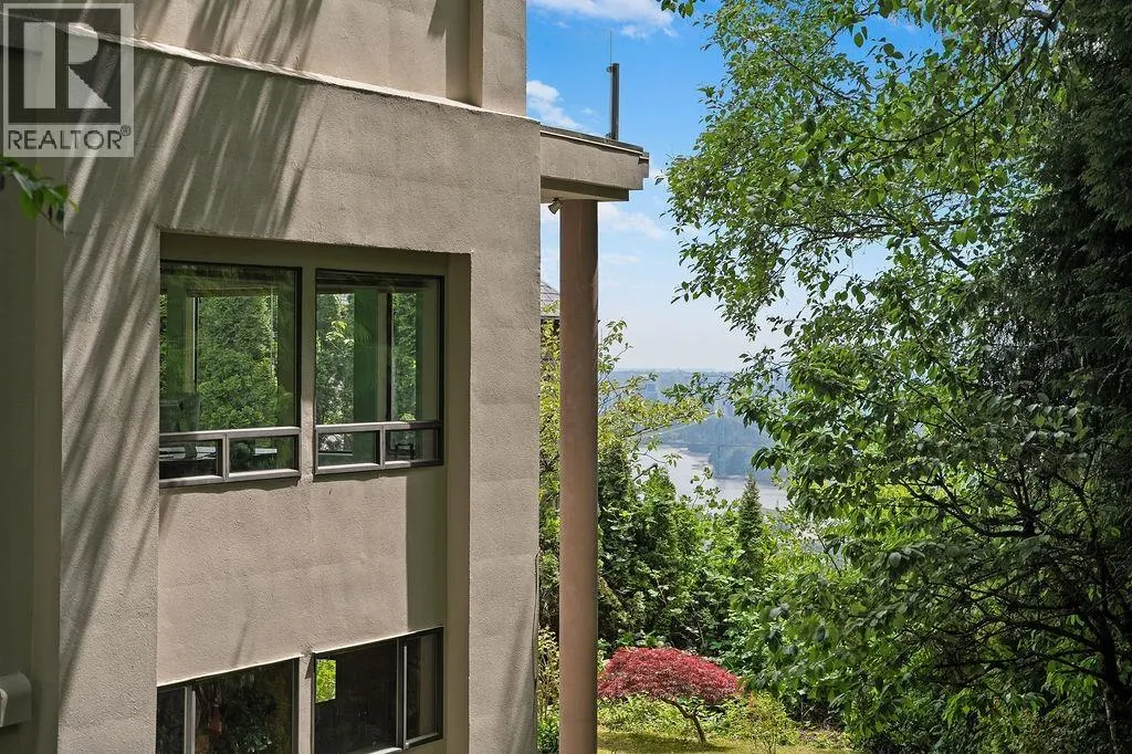 2490 WESTHILL COURT