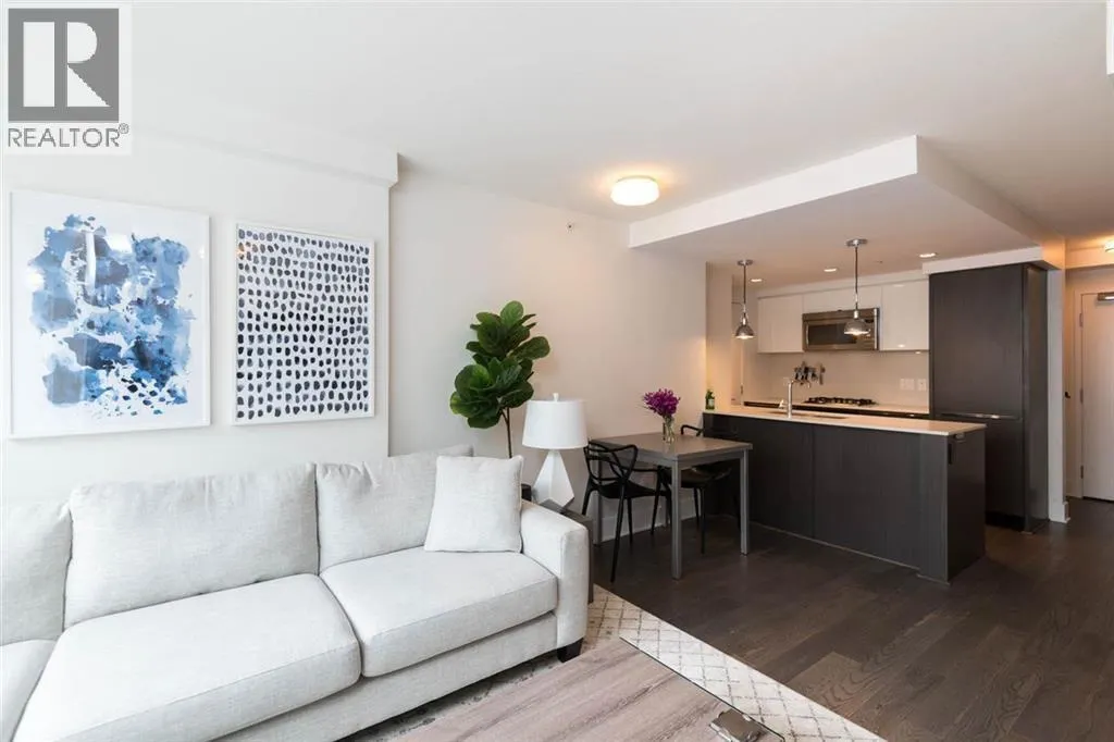542 W 7TH AVENUE