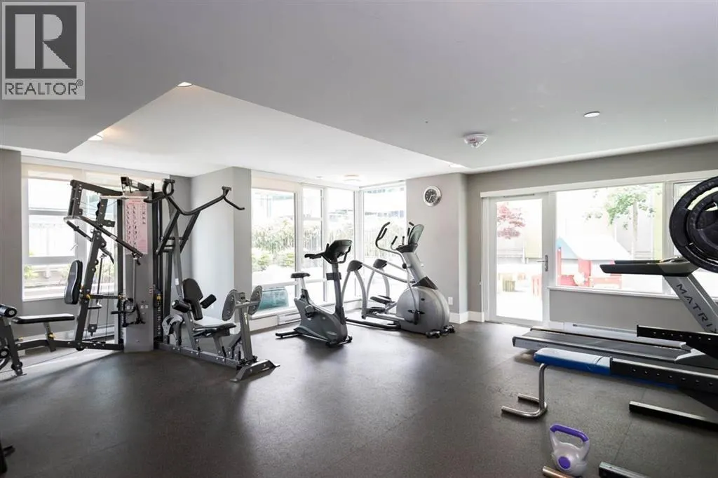 542 W 7TH AVENUE