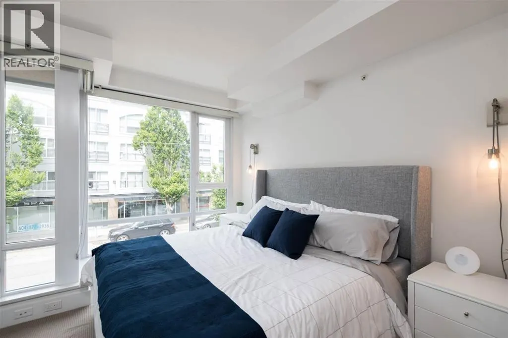 542 W 7TH AVENUE