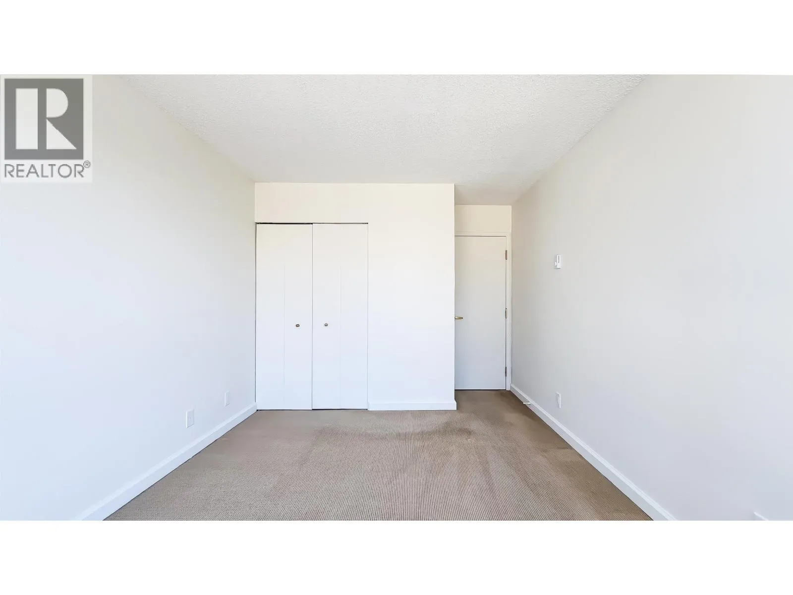 101 1450 PENNYFARTHING DRIVE