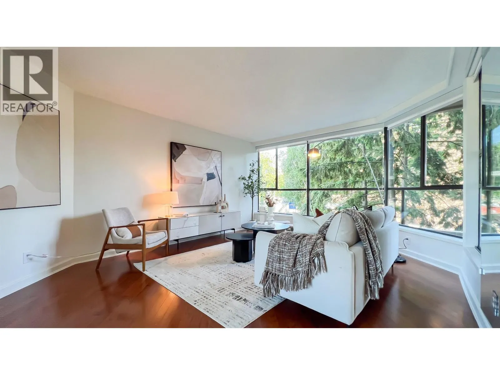 101 1450 PENNYFARTHING DRIVE