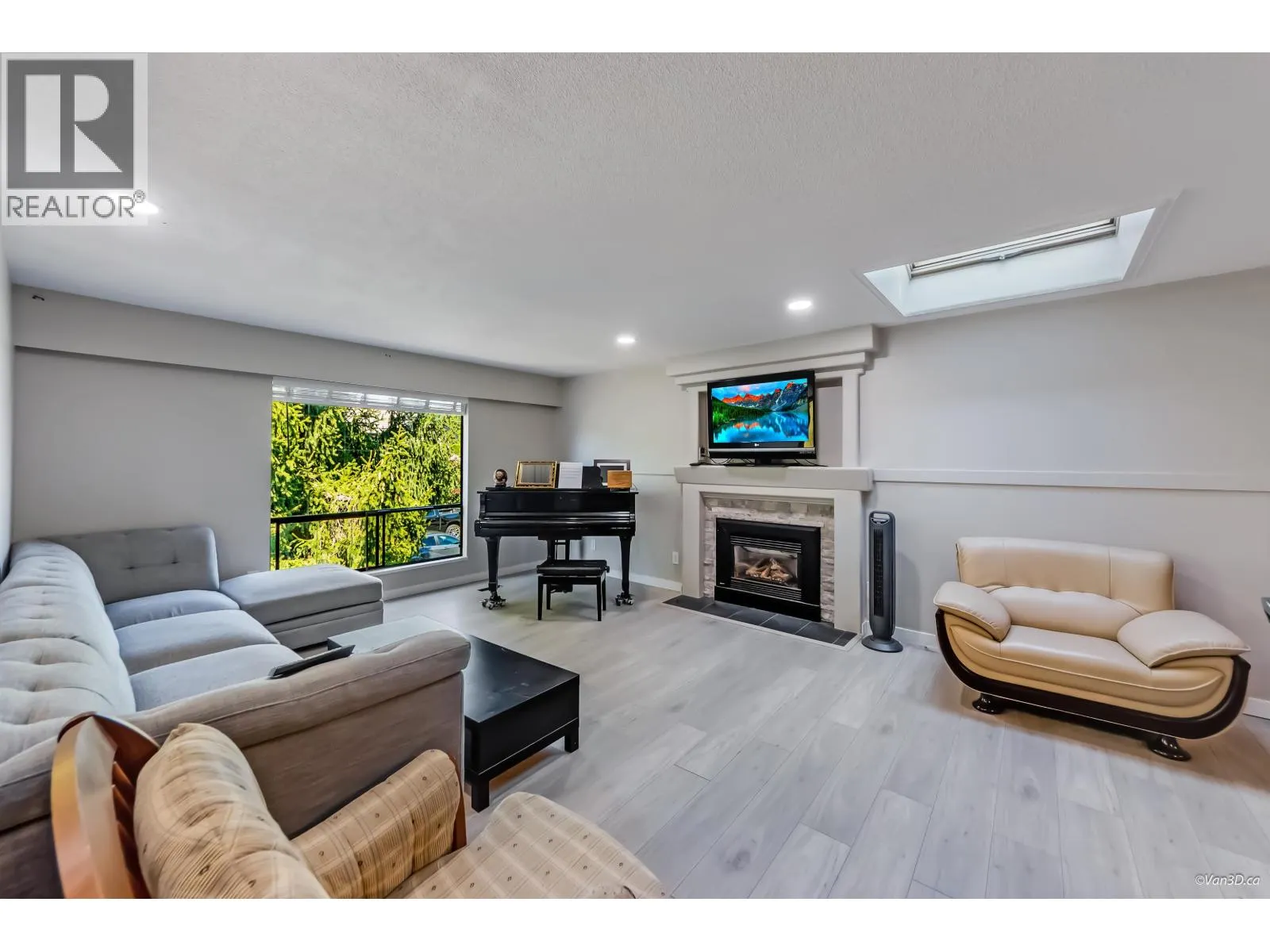 1092 TERRA COURT