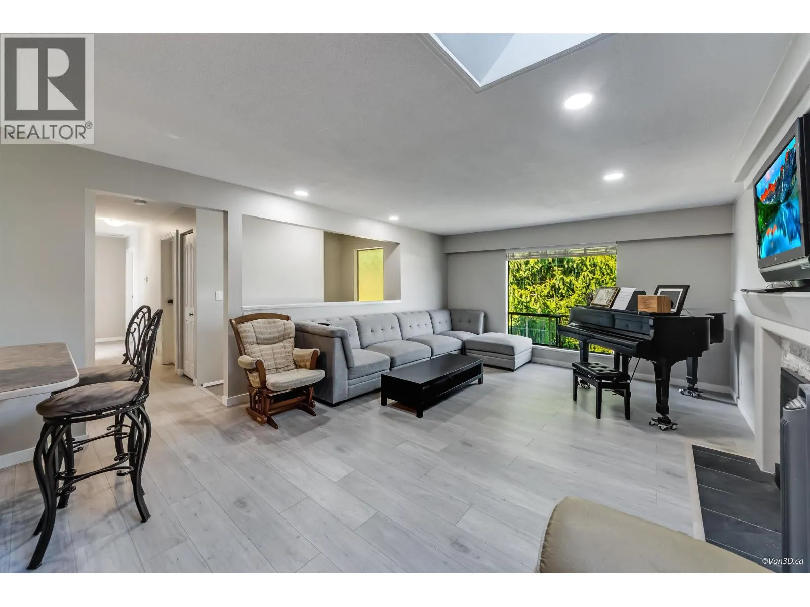 1092 TERRA COURT
