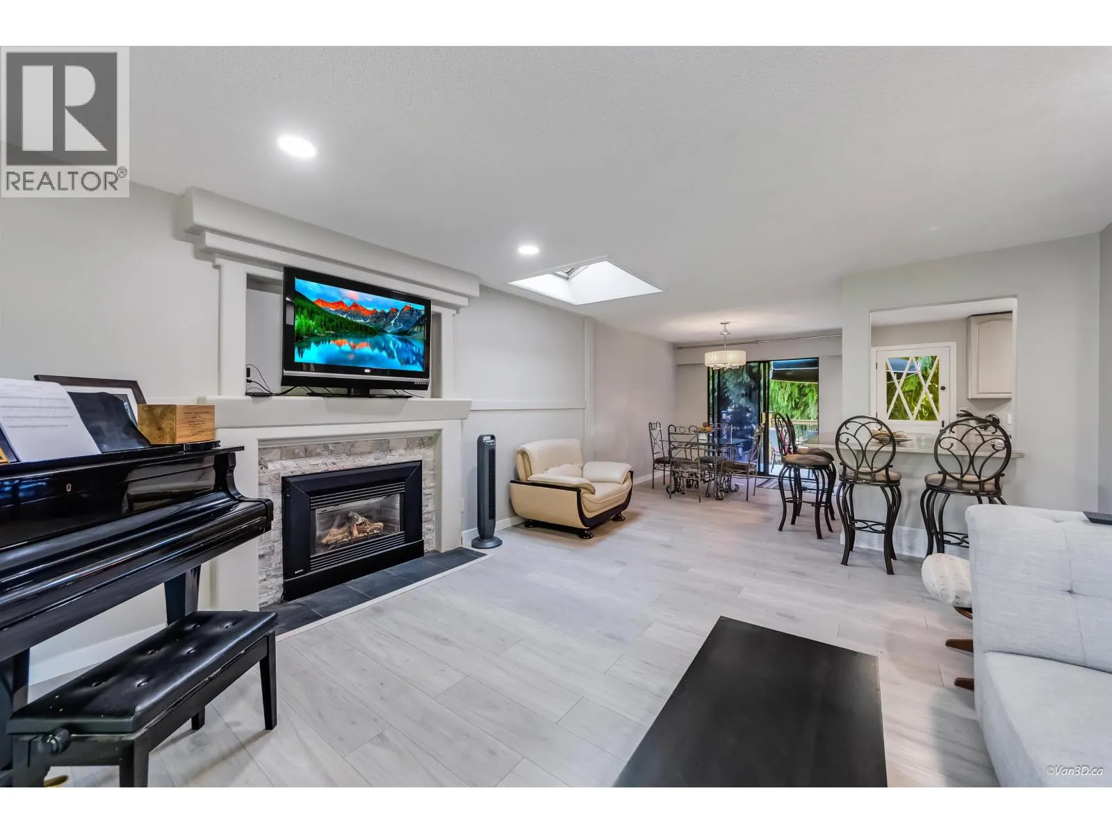 1092 TERRA COURT