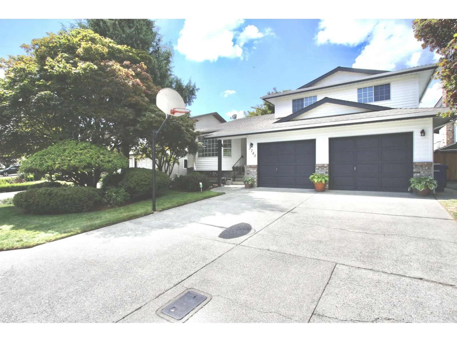 3745 SQUAMISH CRESCENT
