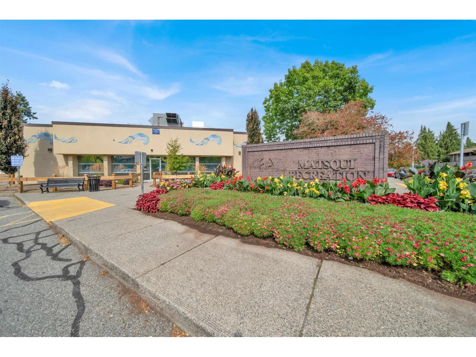 209 2955 DIAMOND CRESCENT