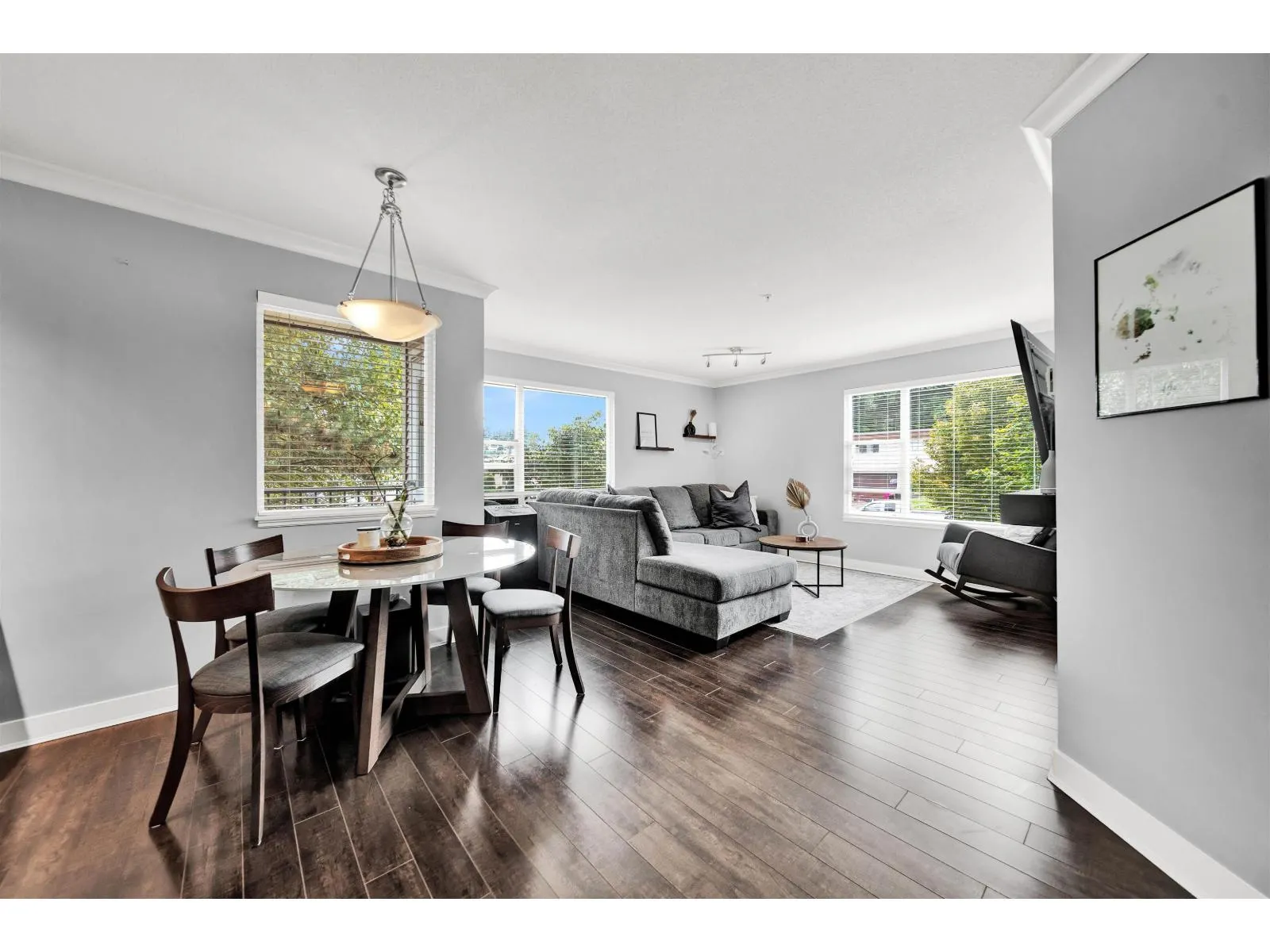 209 2955 DIAMOND CRESCENT