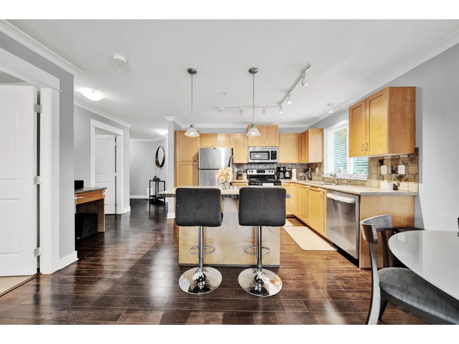 209 2955 DIAMOND CRESCENT