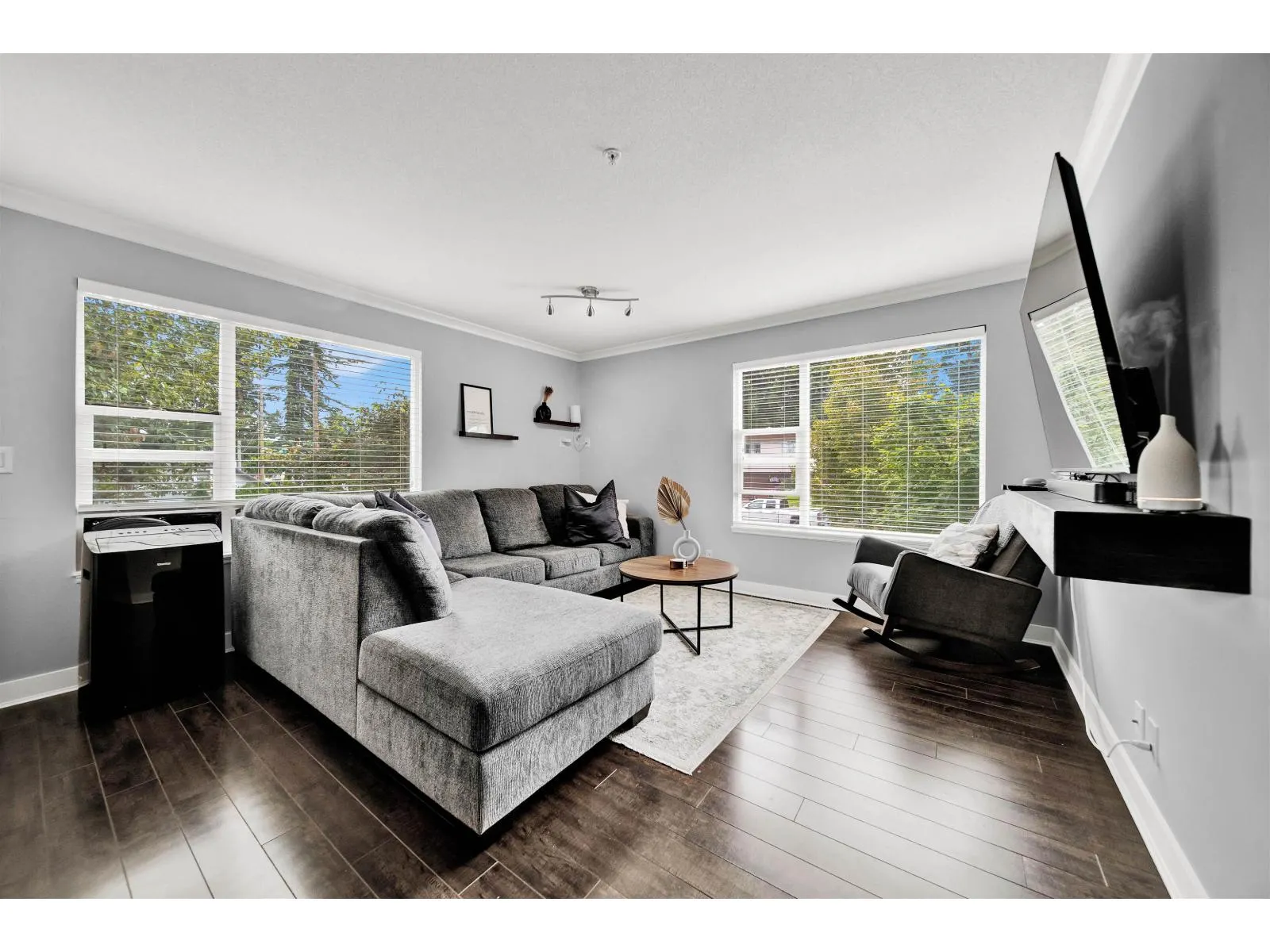 209 2955 DIAMOND CRESCENT