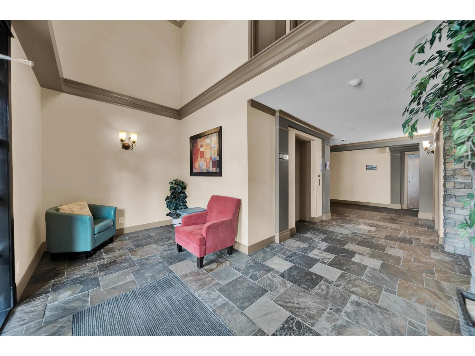 209 2955 DIAMOND CRESCENT