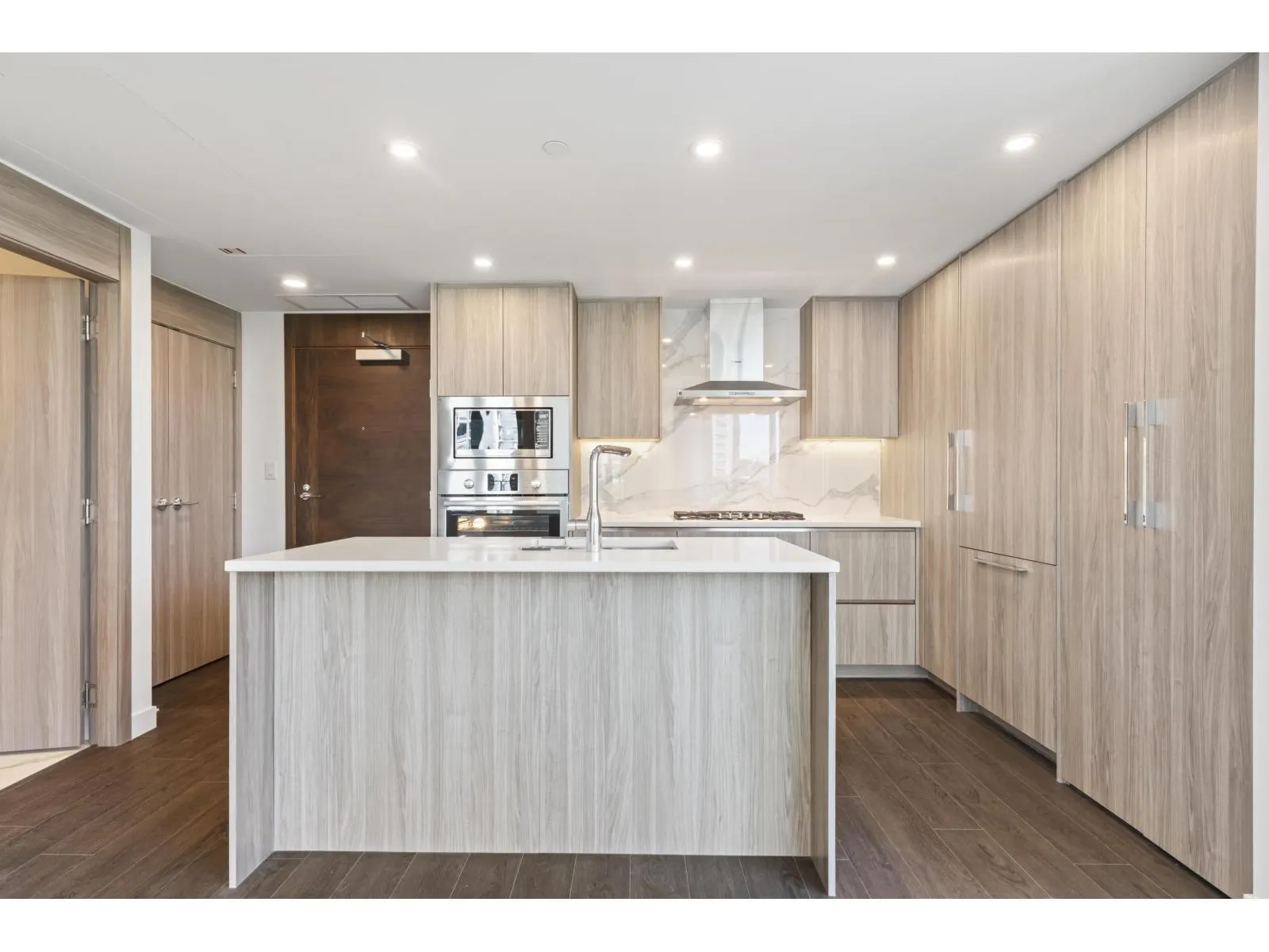408 13768 100 AVENUE