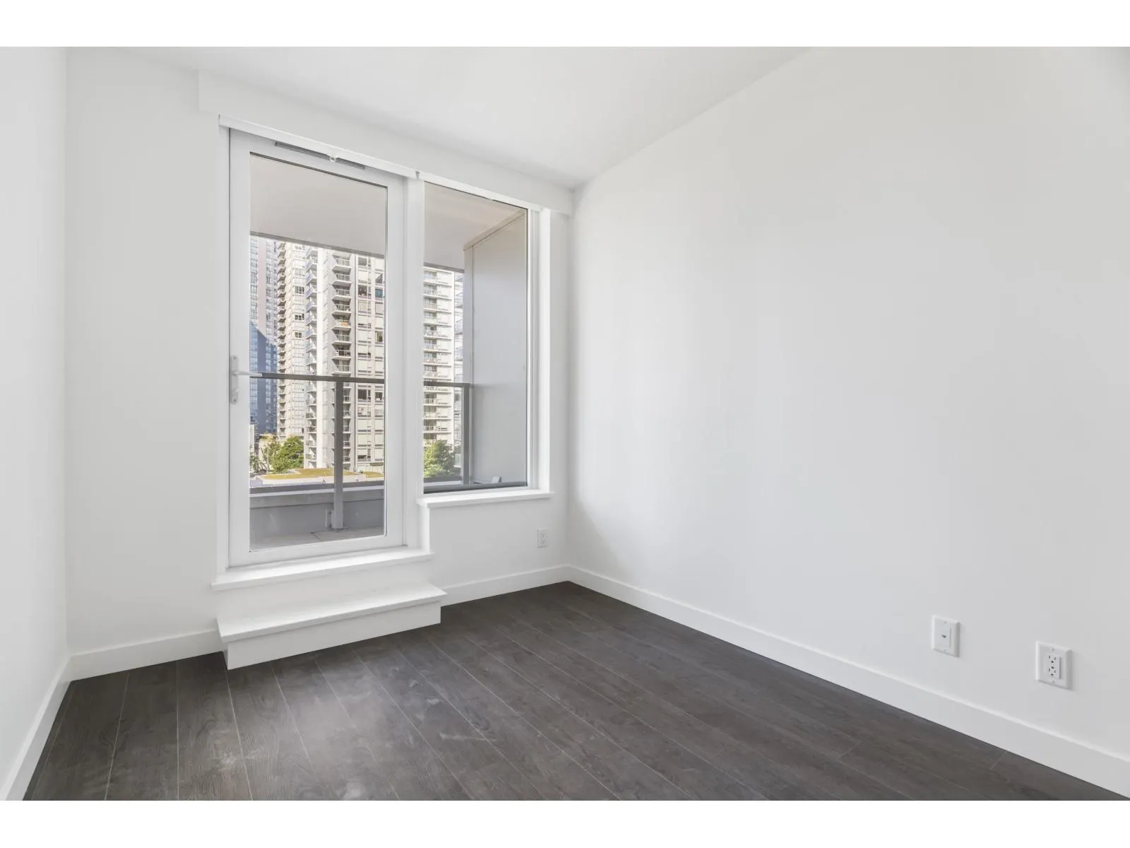408 13768 100 AVENUE