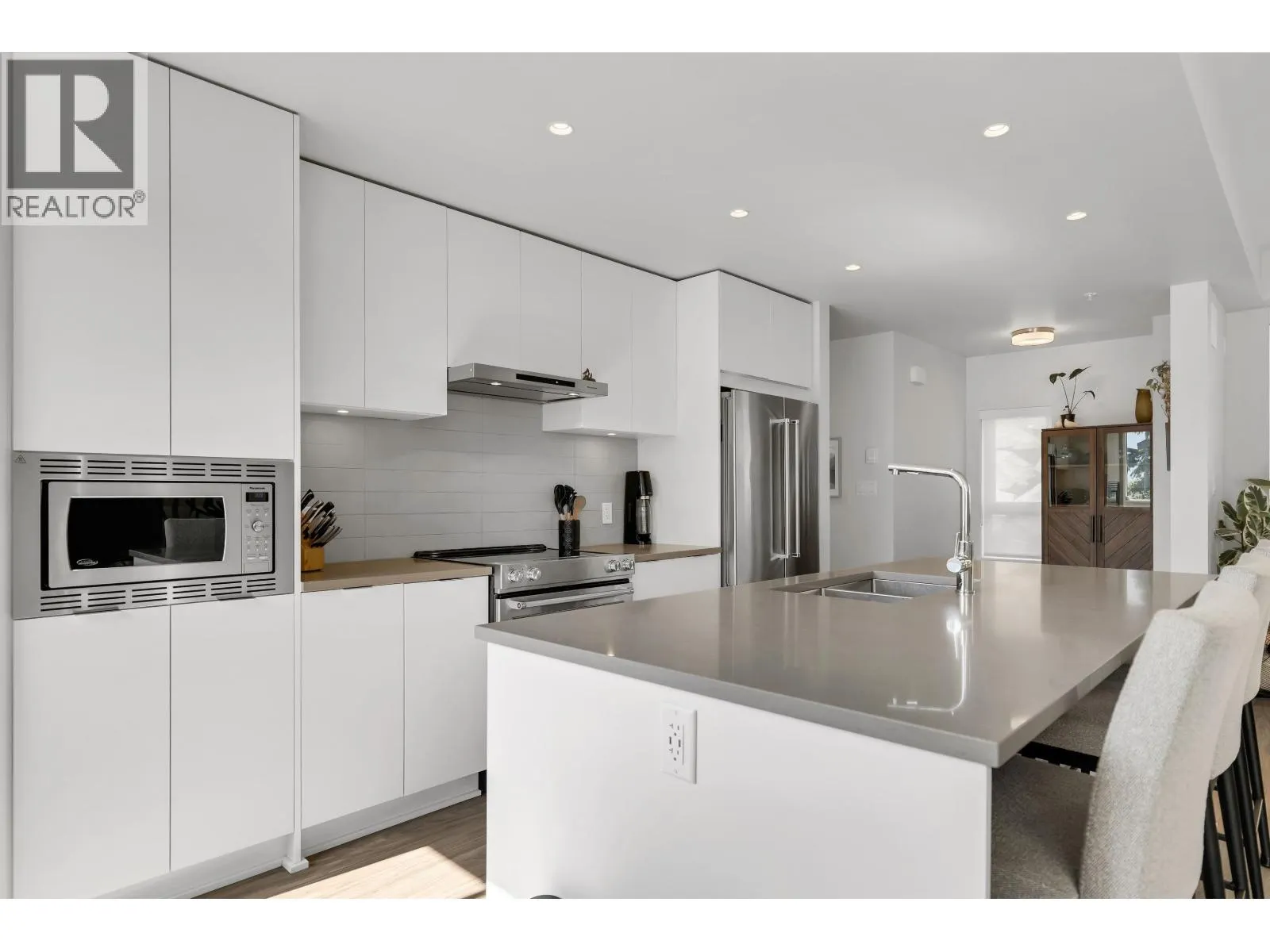 41224 HIGHLINE PLACE