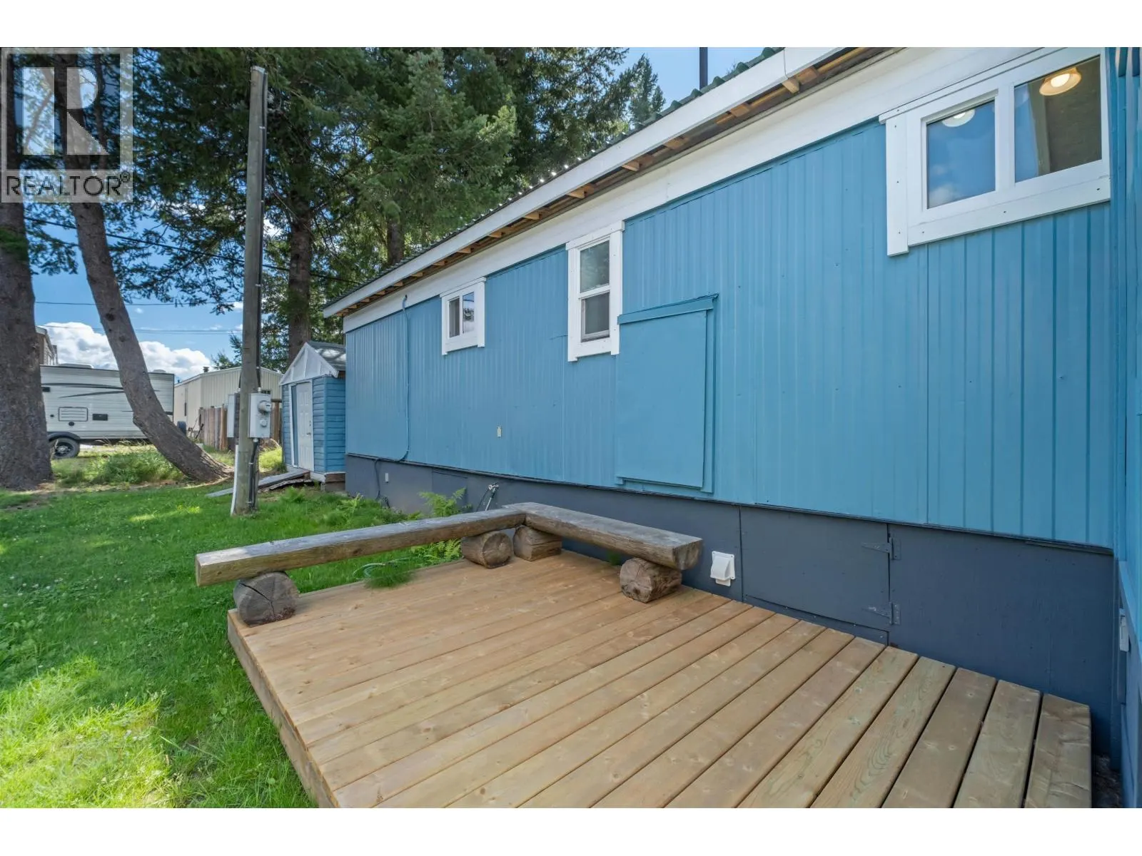 25 7370 HIGHWAY 99