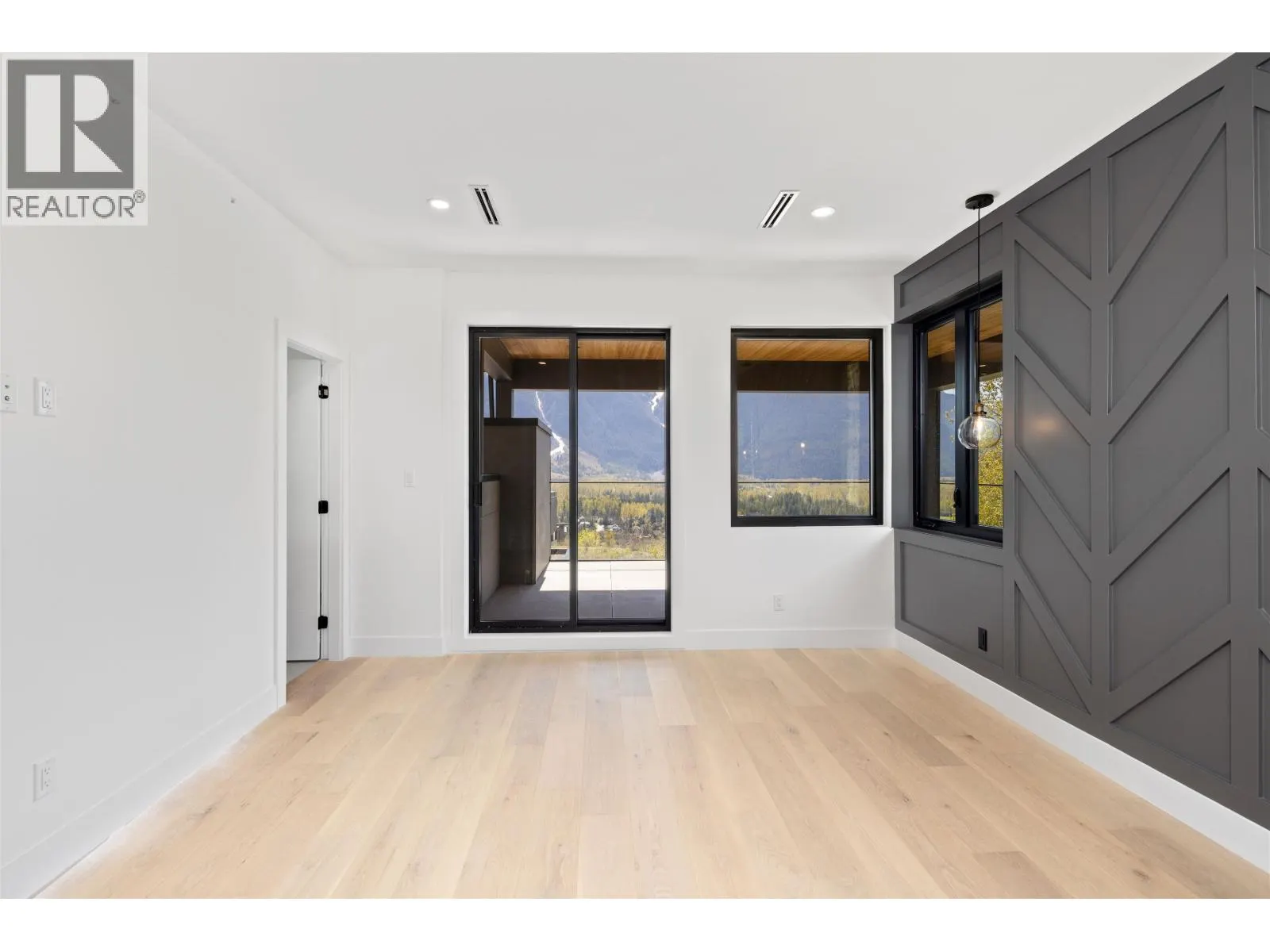 1608 SISQA PEAK DRIVE