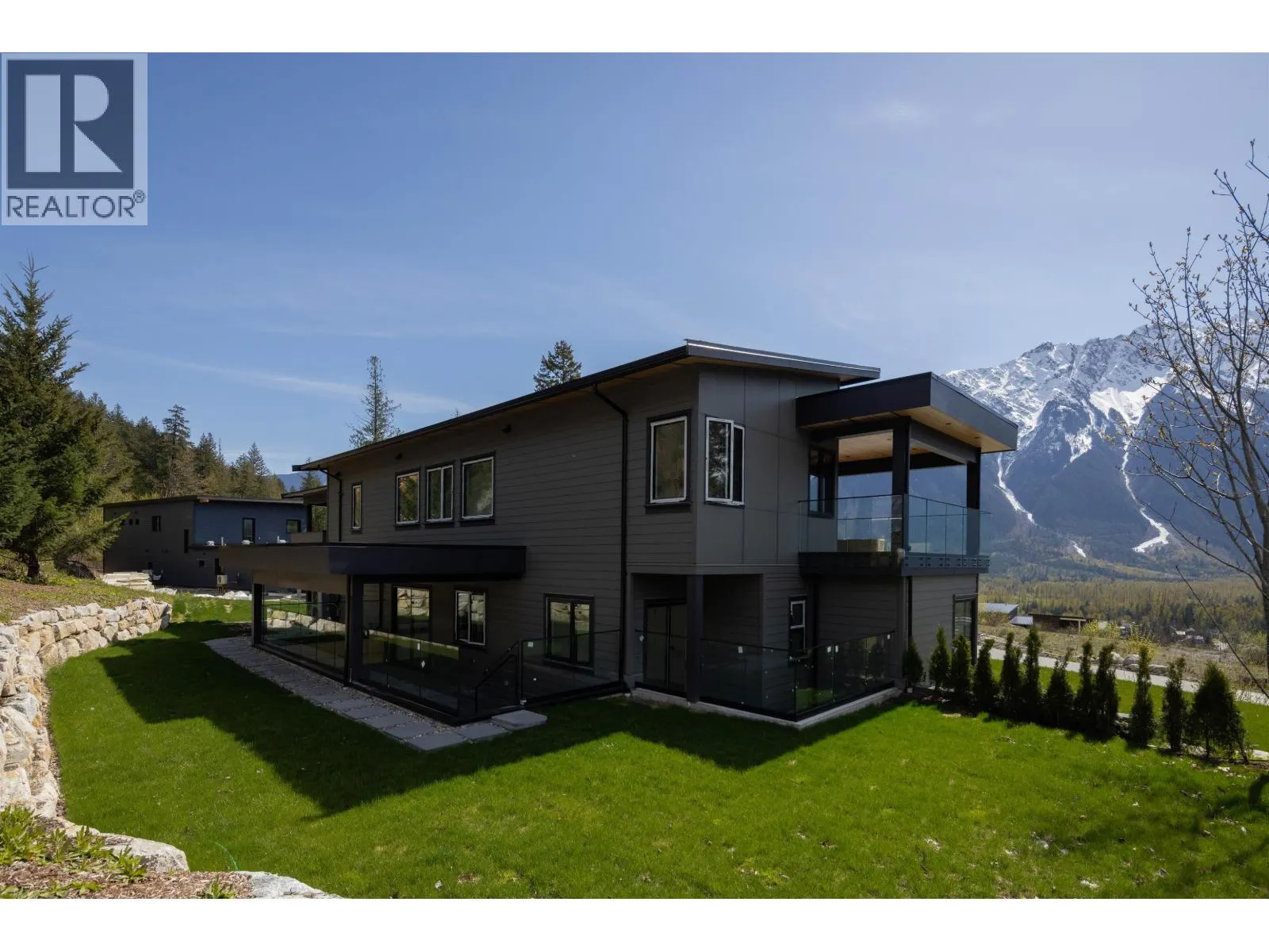 1608 SISQA PEAK DRIVE