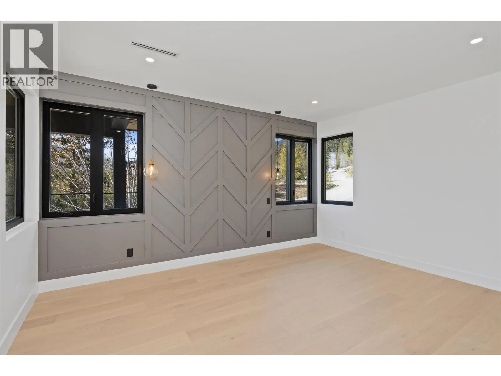 1608 SISQA PEAK DRIVE