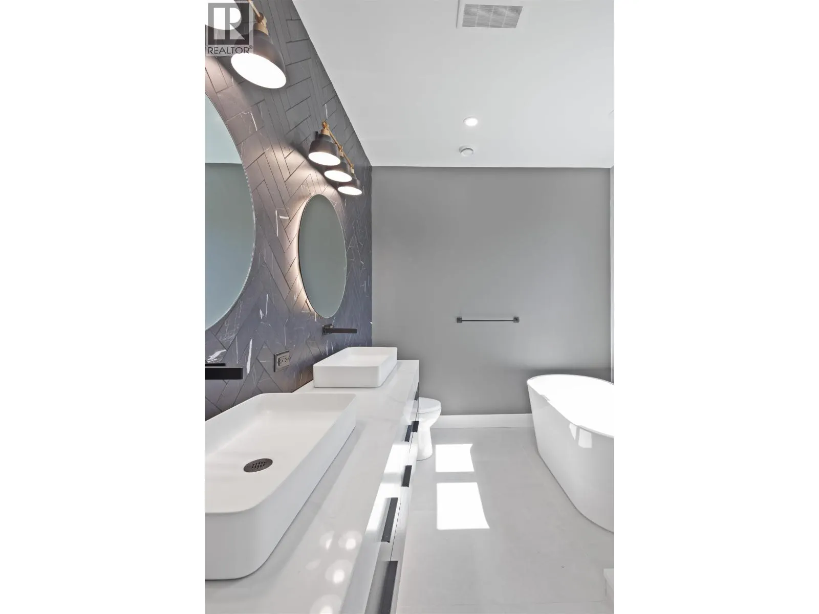 1608 SISQA PEAK DRIVE