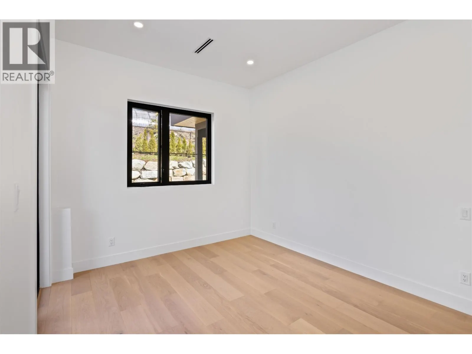 1608 SISQA PEAK DRIVE