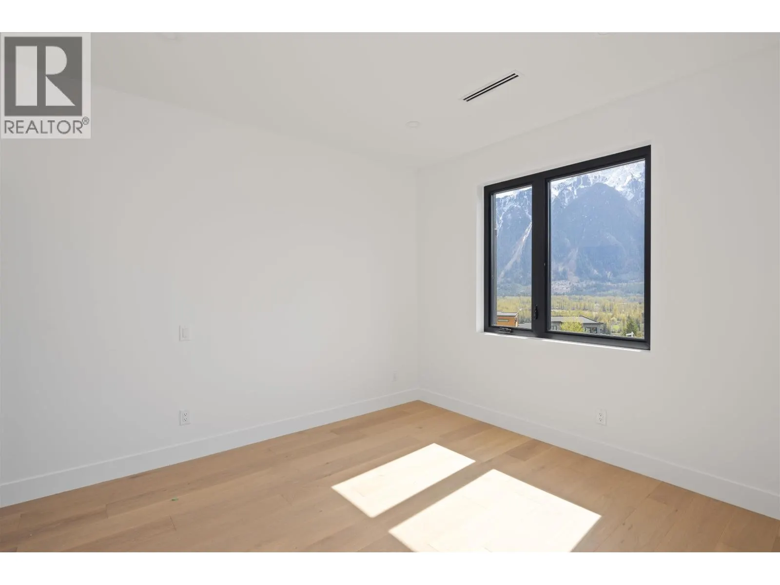 1608 SISQA PEAK DRIVE