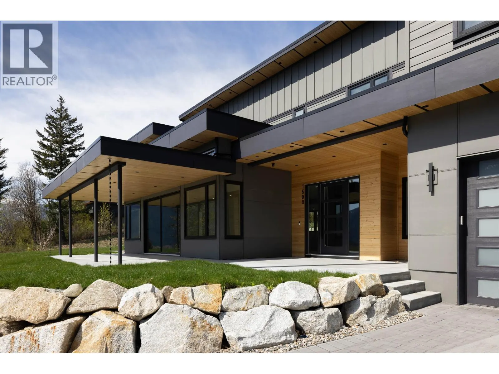 1608 SISQA PEAK DRIVE