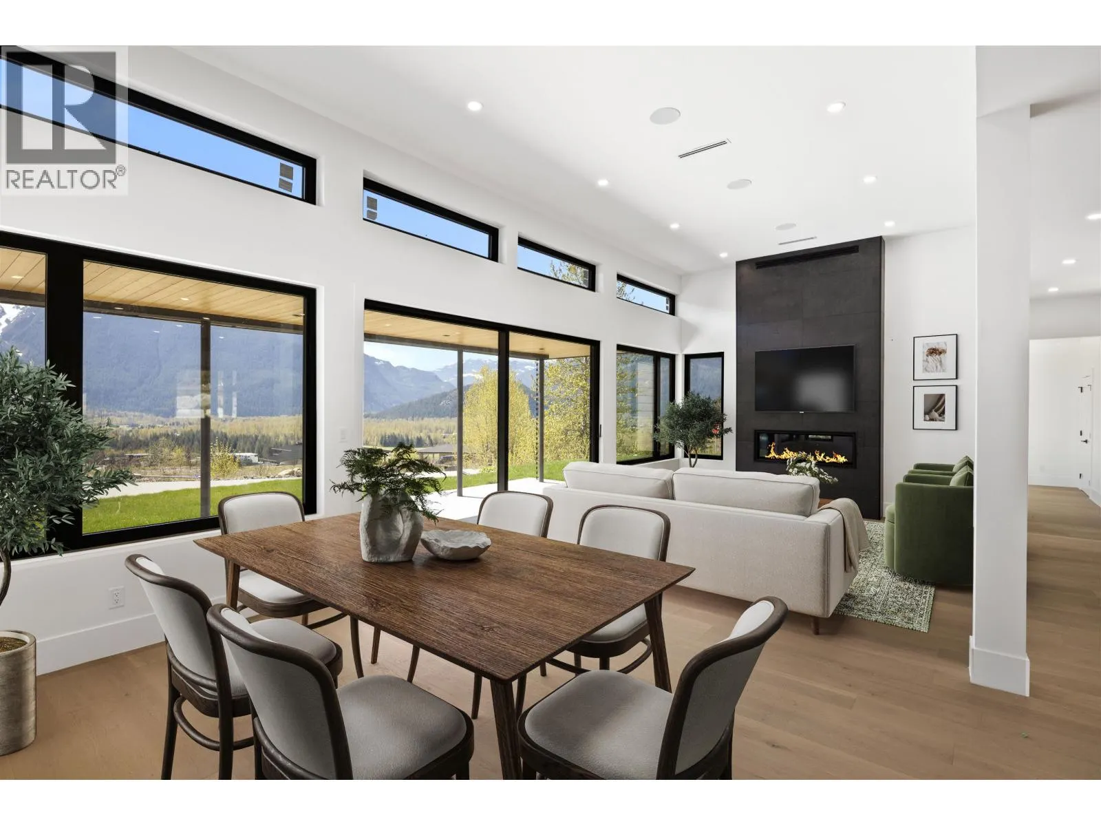 1608 SISQA PEAK DRIVE