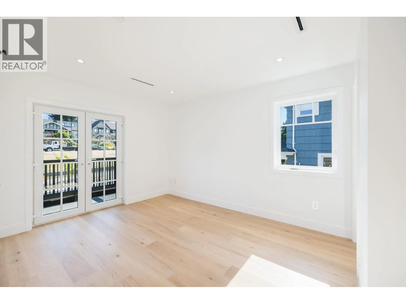 263 W 6TH STREET