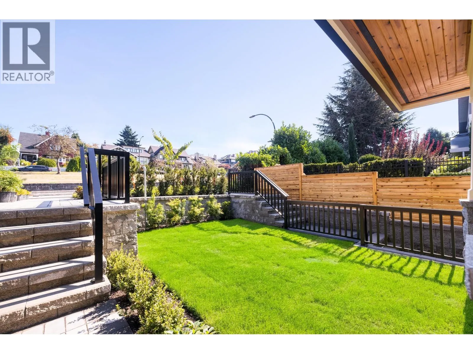 263 W 6TH STREET