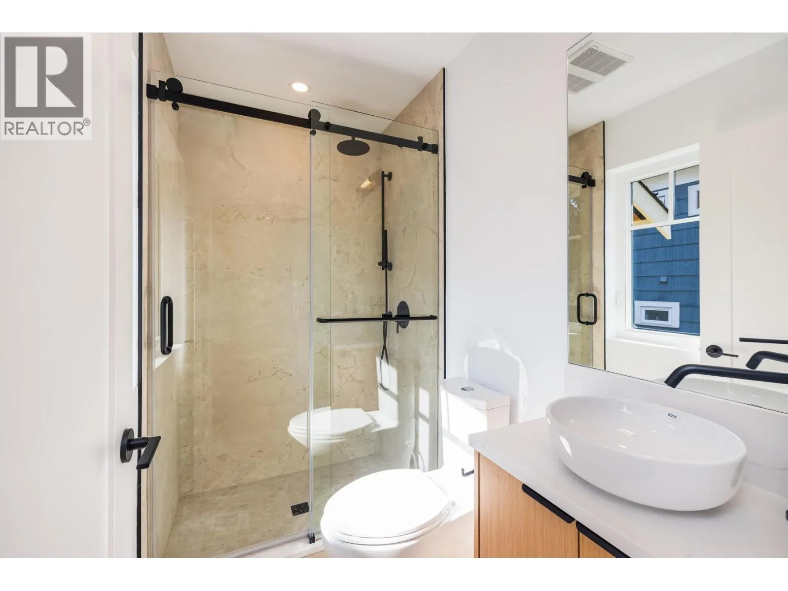 263 W 6TH STREET