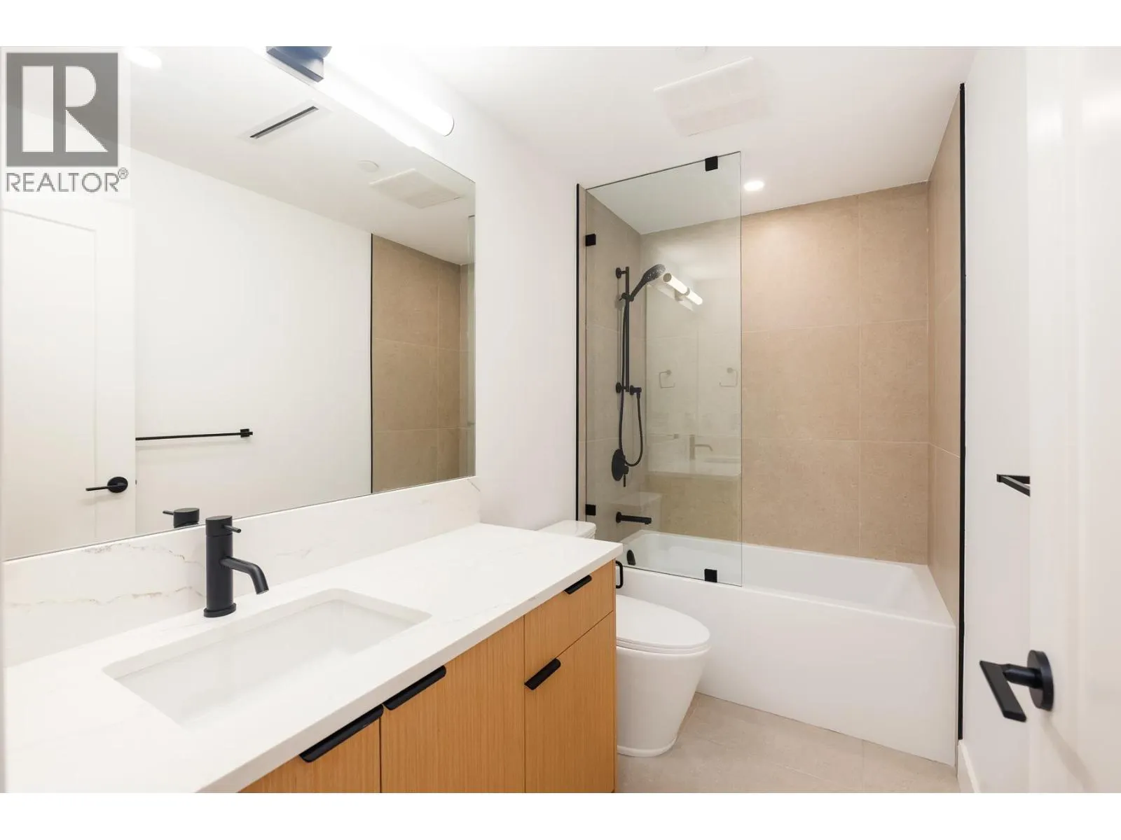 263 W 6TH STREET