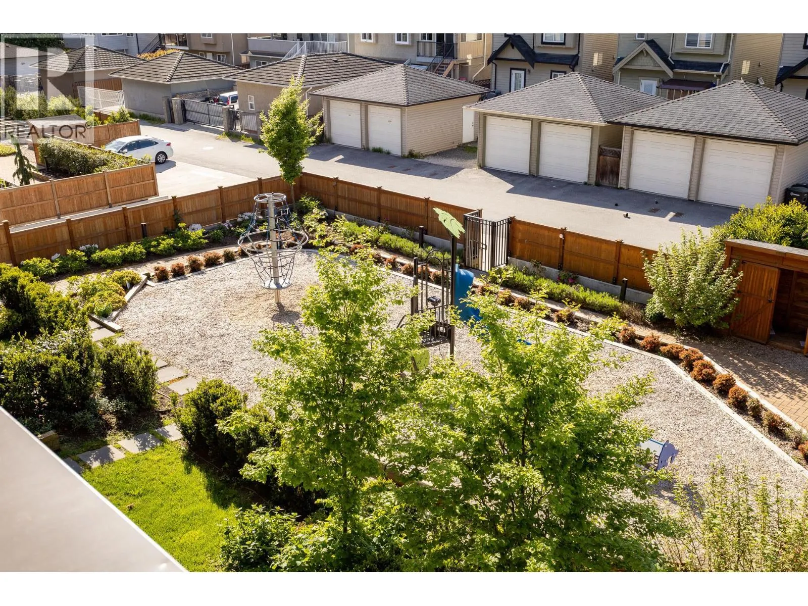 321 7599 15TH STREET