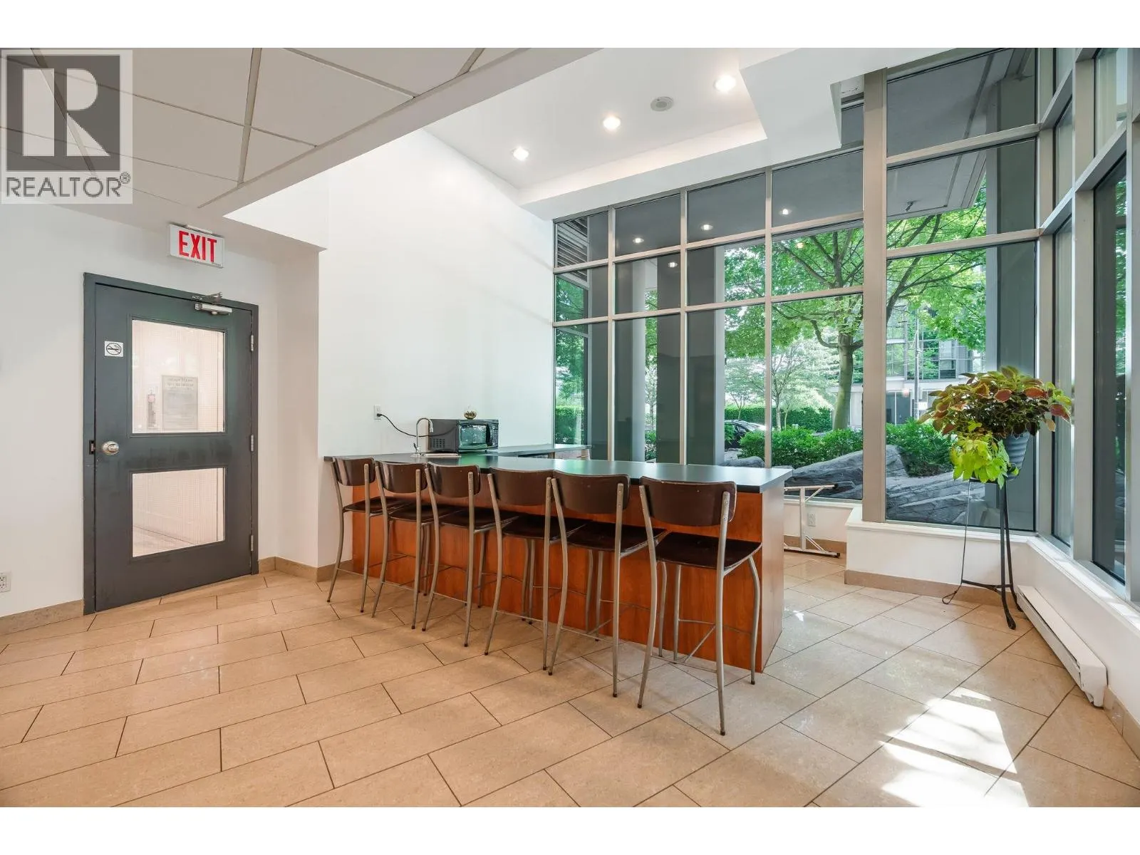2507 1328 W W PENDER STREET