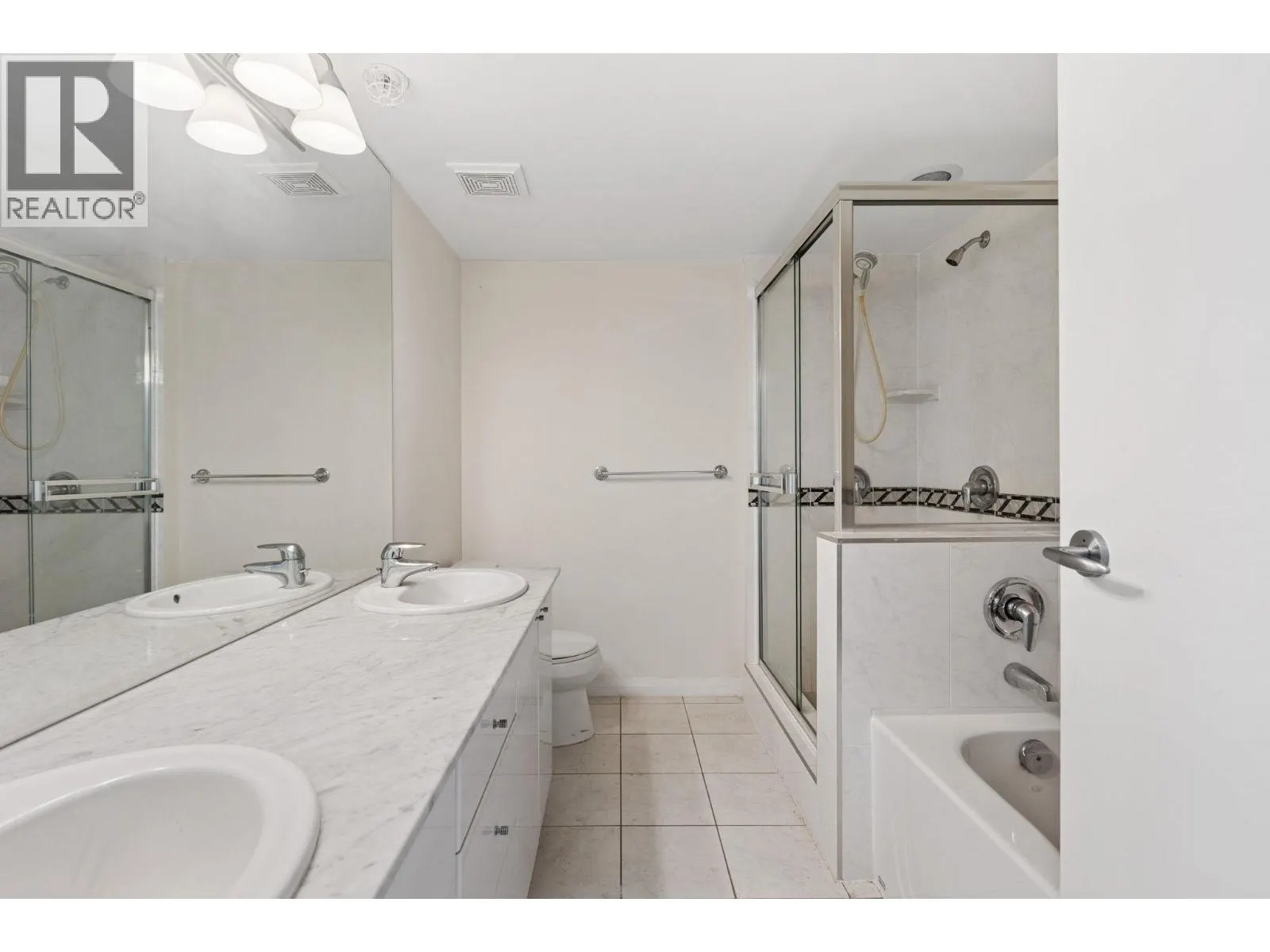 2507 1328 W W PENDER STREET