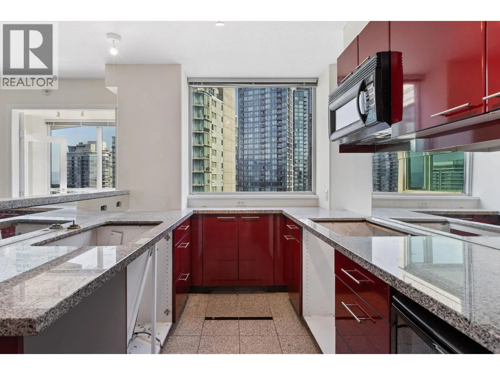 2507 1328 W W PENDER STREET
