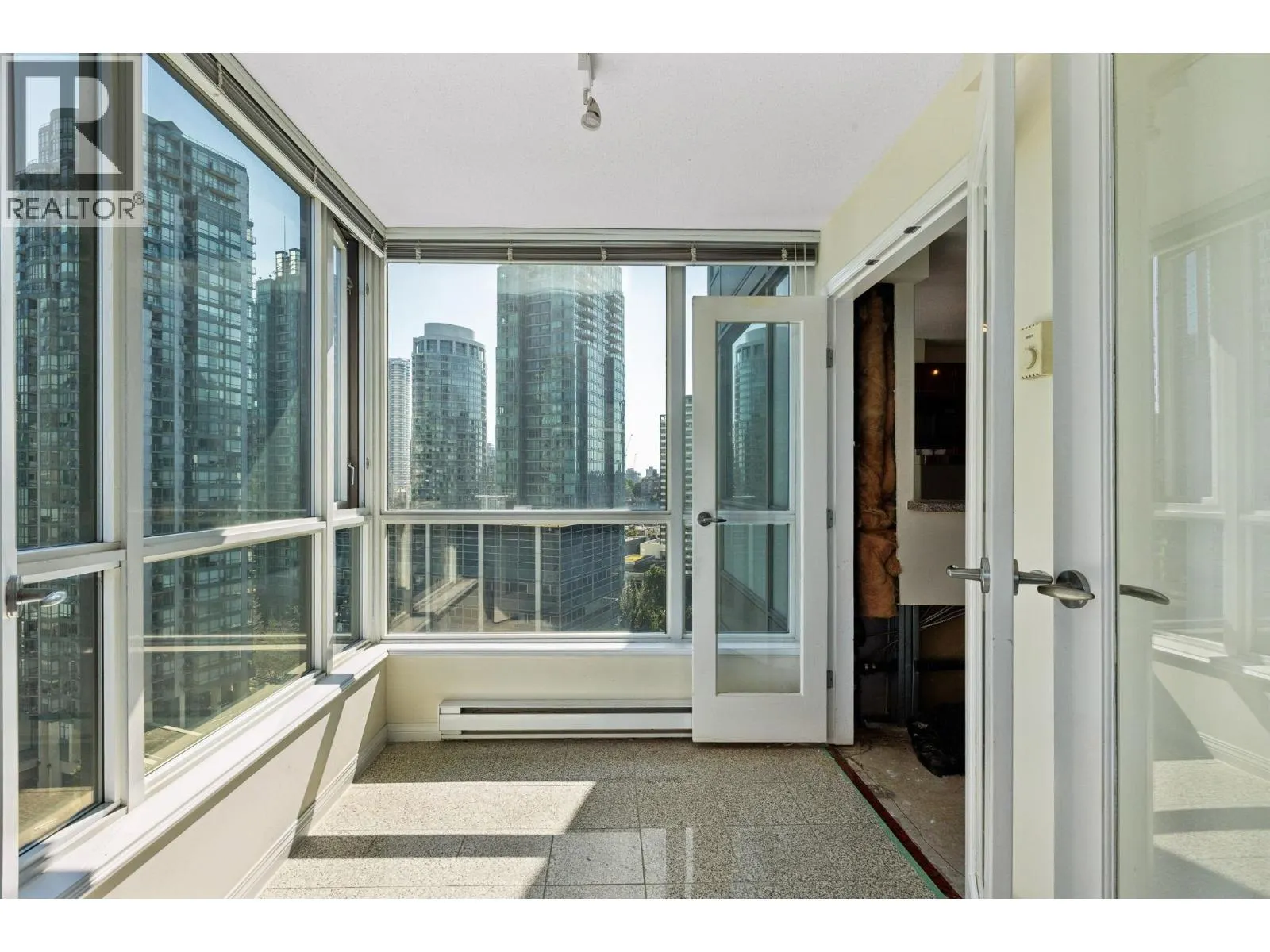 2507 1328 W W PENDER STREET