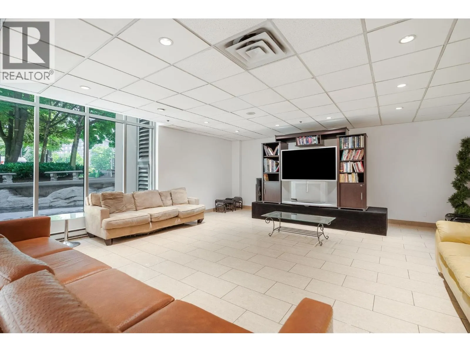 2507 1328 W W PENDER STREET