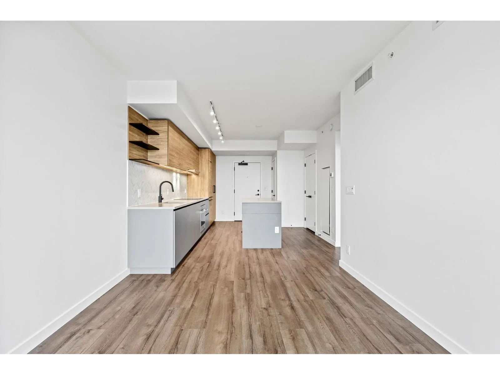 2011 13428 105 AVENUE