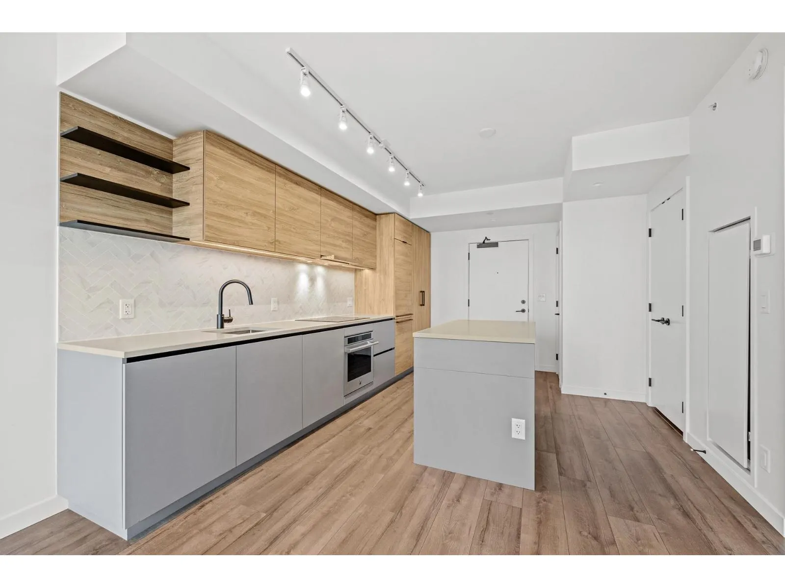 2011 13428 105 AVENUE