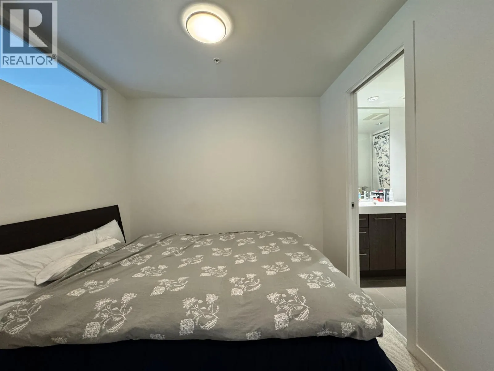 210 9060 UNIVERSITY CRESCENT