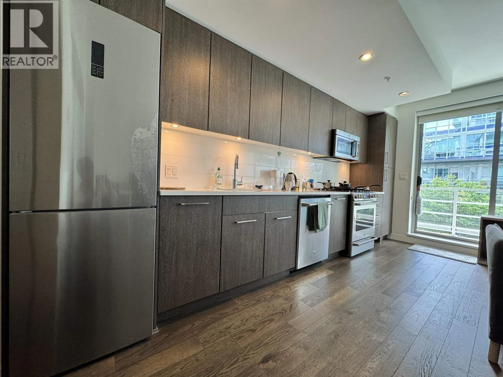 210 9060 UNIVERSITY CRESCENT