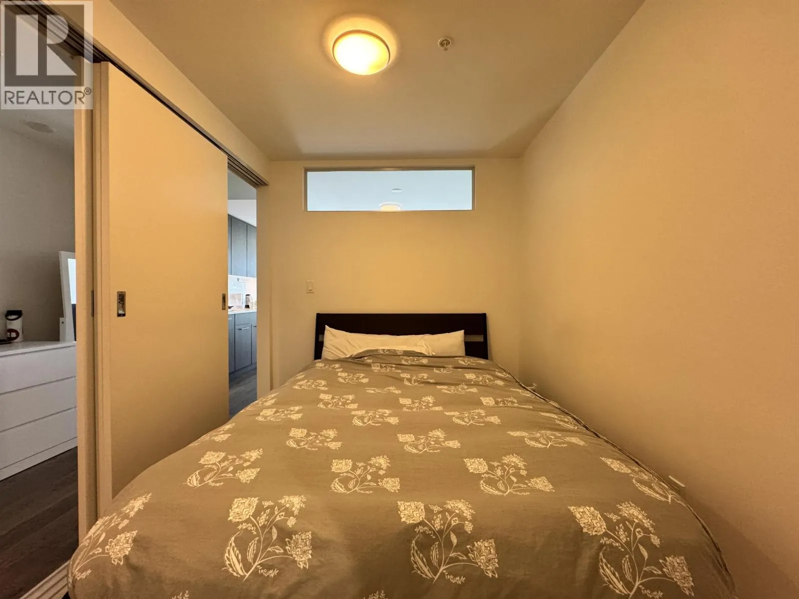 210 9060 UNIVERSITY CRESCENT