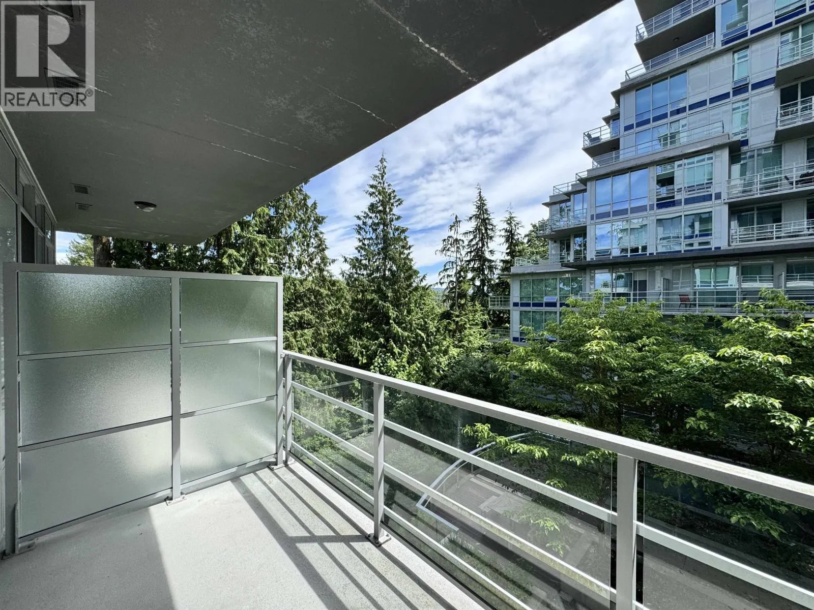 210 9060 UNIVERSITY CRESCENT