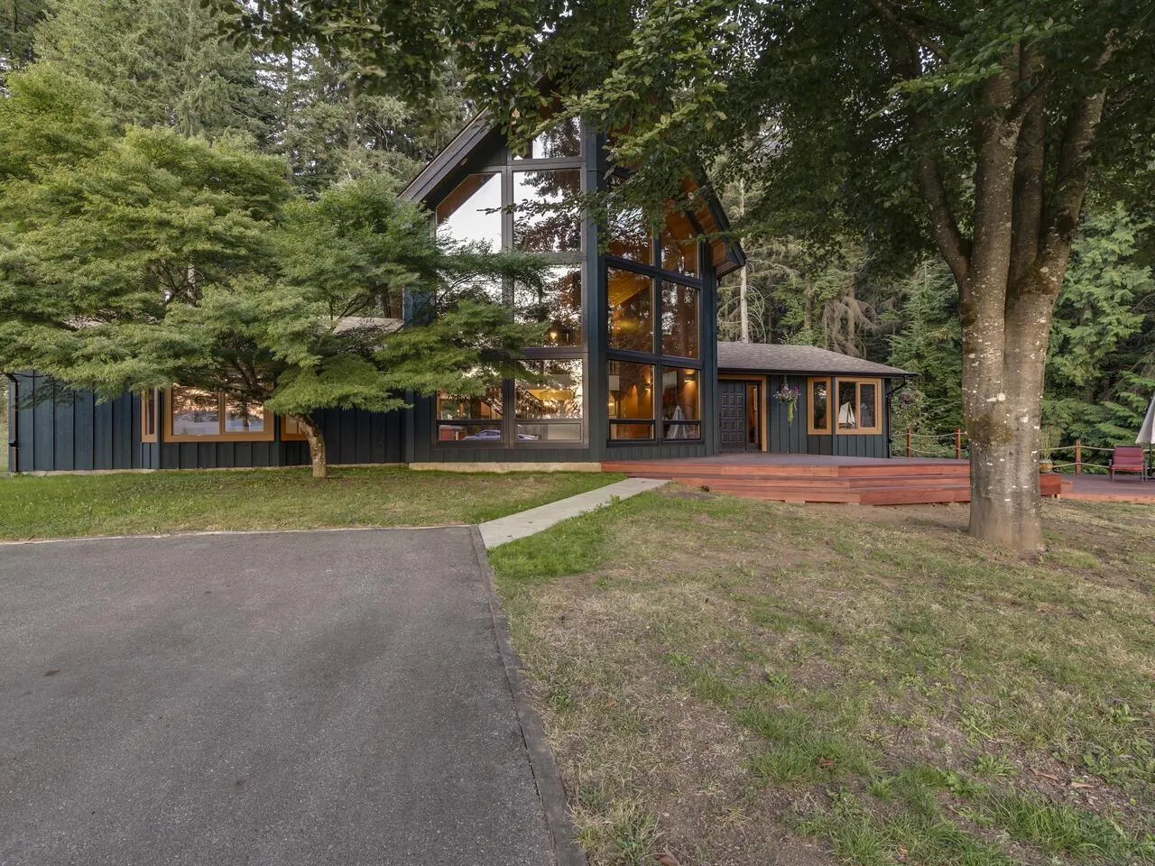 11038 GREENWOOD DRIVE