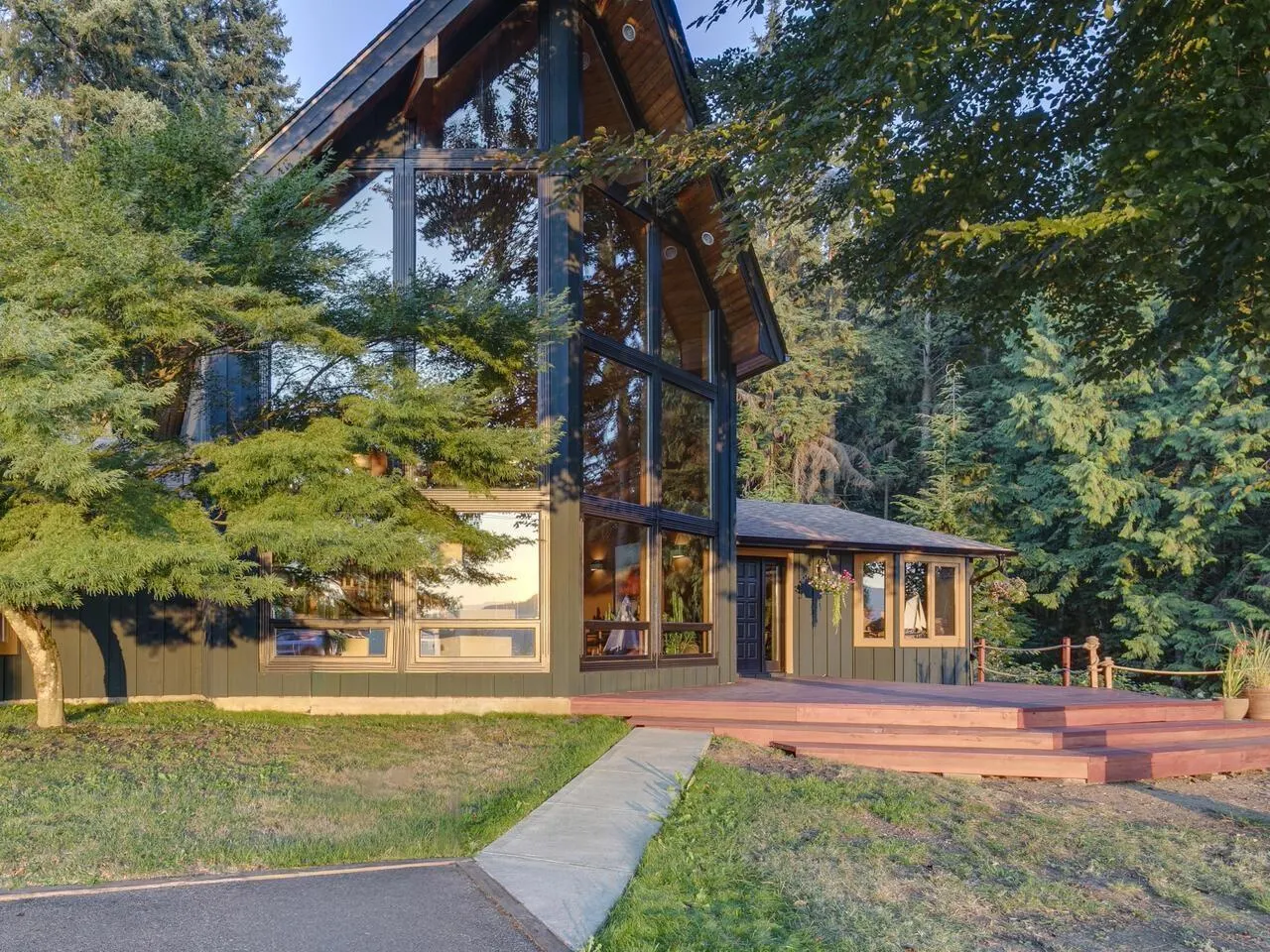 11038 GREENWOOD DRIVE