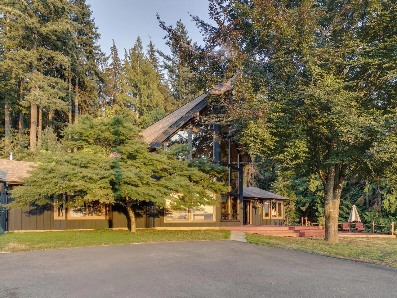 11038 GREENWOOD DRIVE